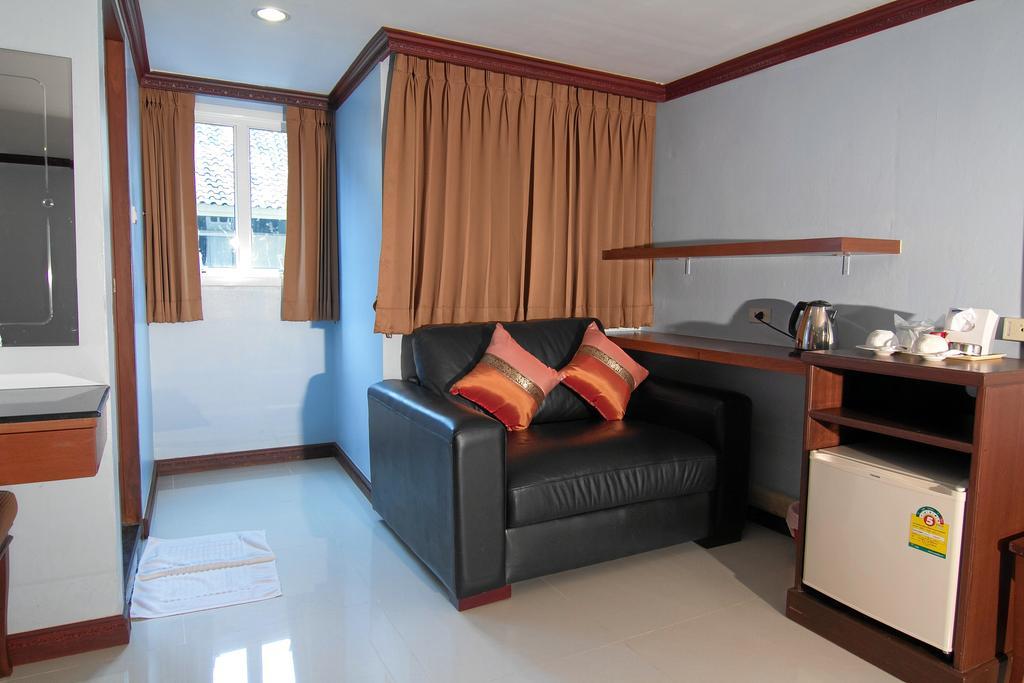 Sky Hotel 2*