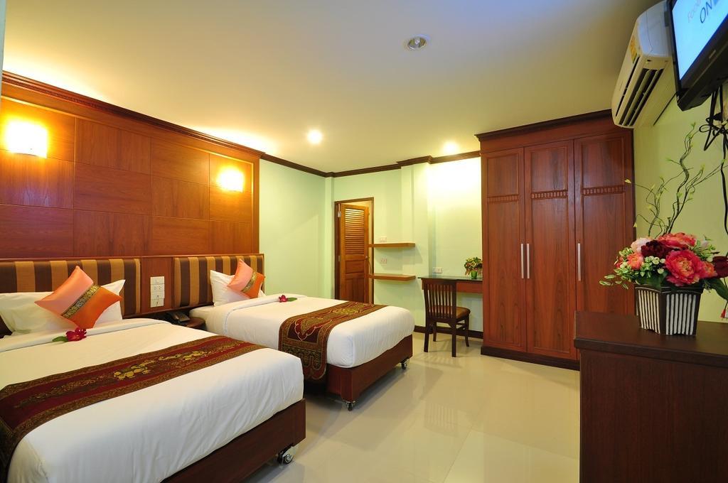 Sky Hotel 2*